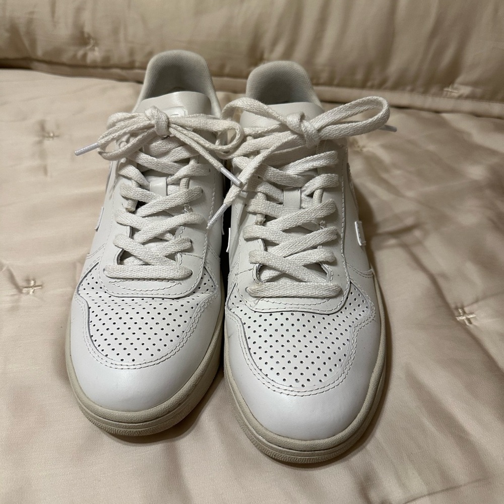 Veja V-10 Sneakers Women’s 9 Euro 40 White EUC - Picture 11 of 14